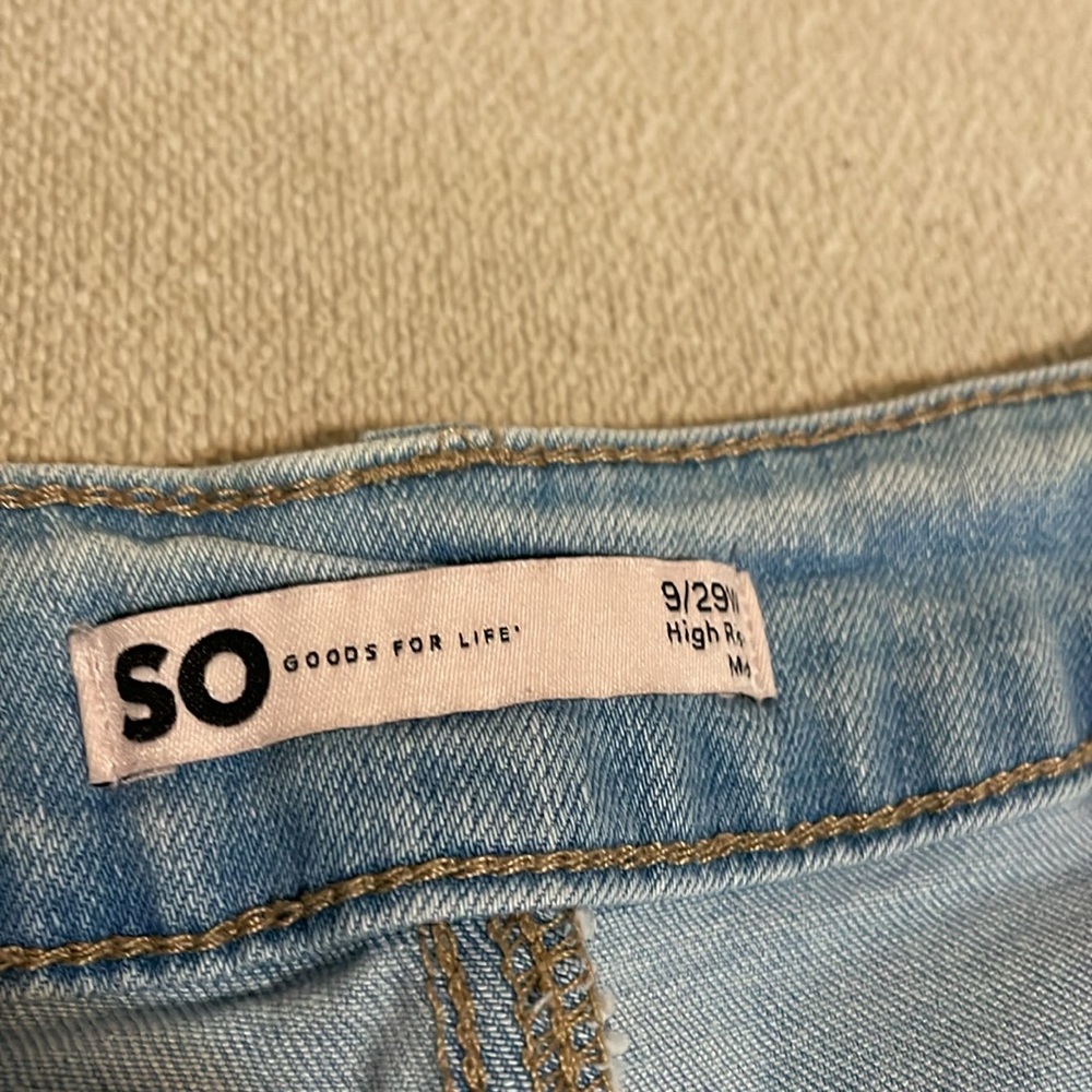 SO Light Blue Distressed Denim Shorts. Size. 9/29. - Picture 2 of 5